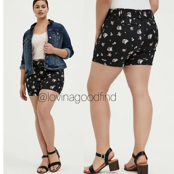 Torrid BELTED MID SHORT SATEEN FLORAL BLACK NWT sz 18 - Picture 1 of 6